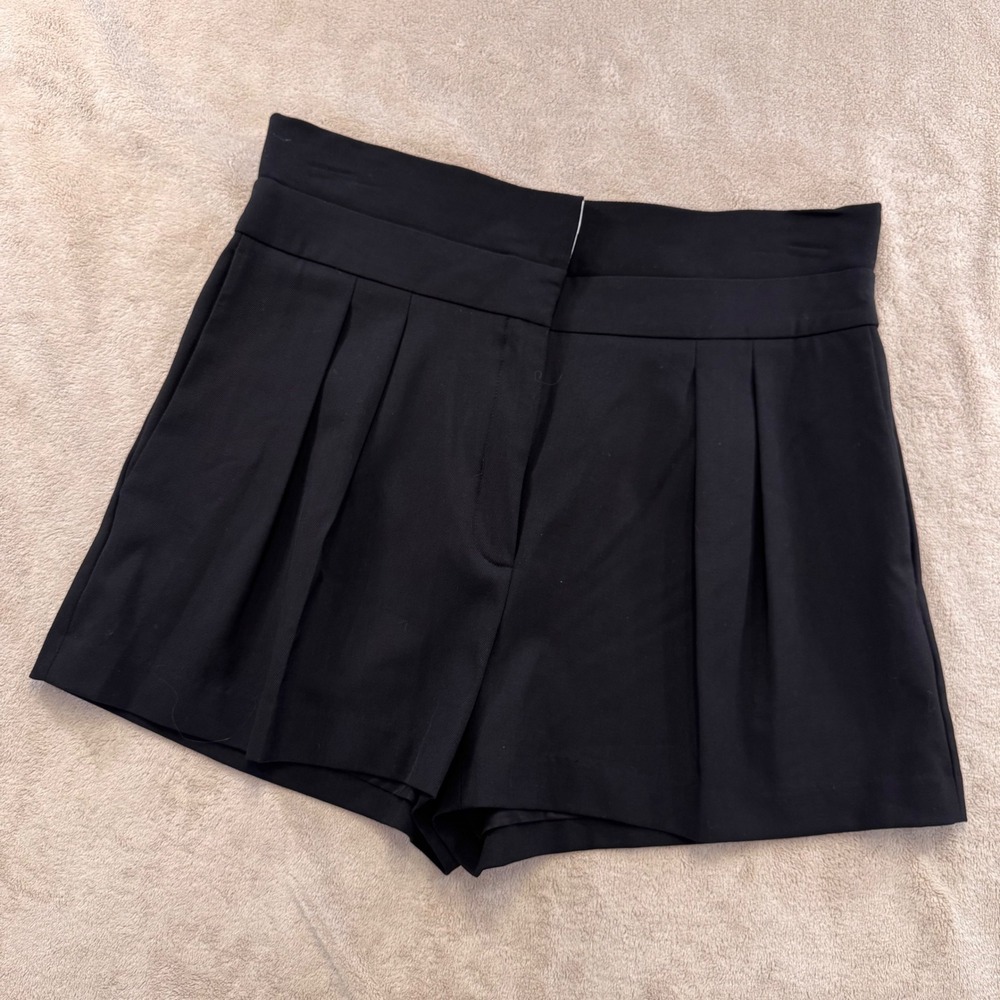 Aritzia Babaton Black Tailored Pleated High Rise Shorts Luxe Minimalist SZ 12 - Picture 2 of 13